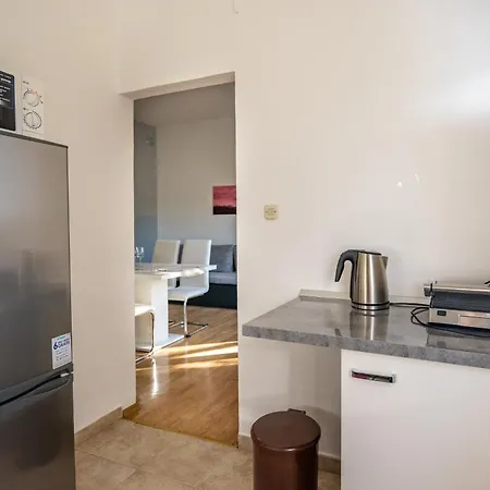 Niki Apartment