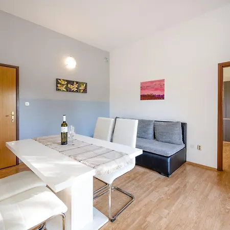 Appartement Niki Pula