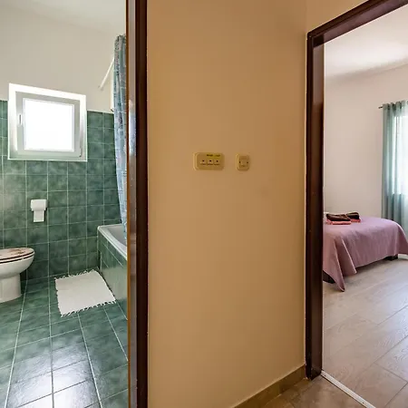 Apartment Niki Pula