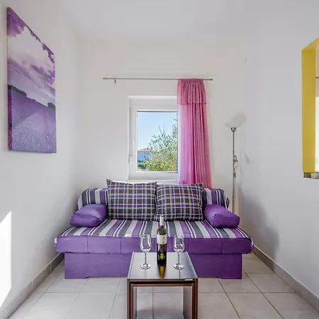 Niki Apartment