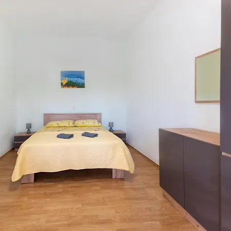 Niki Apartment