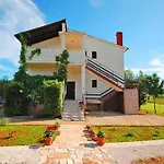 Niki Apartamento Pula
